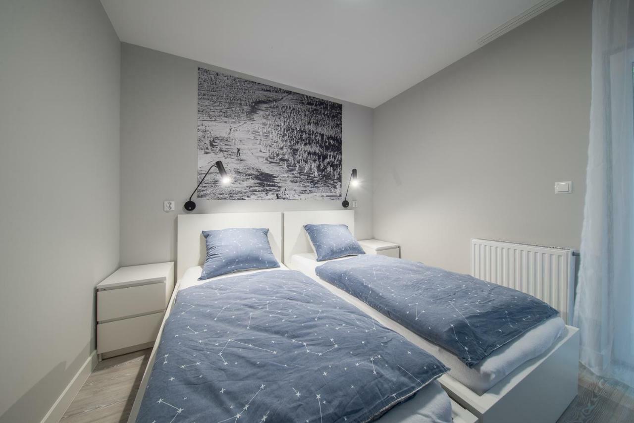 Апартаменти Apartament Pod Lasem Щирк Екстер'єр фото